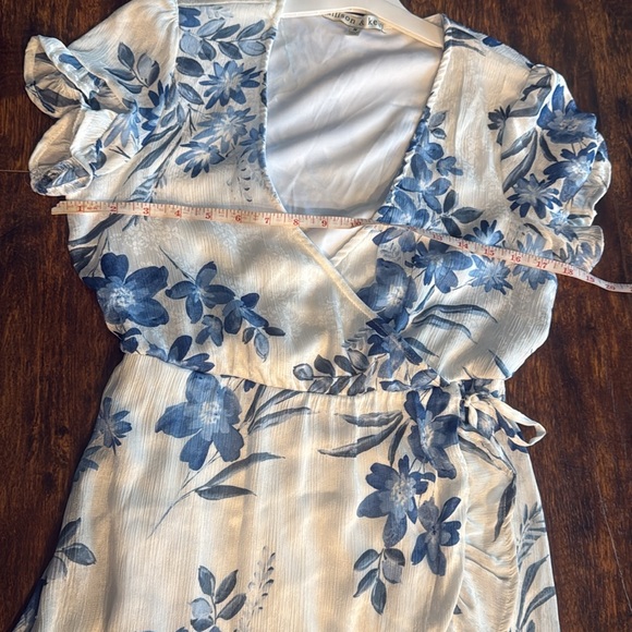 Blue floral wrap dress - Picture 8 of 8